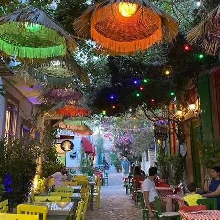 Pensiune Alsancak Vintage Seaside Walk 250 M